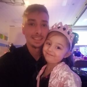 Meet your Posher, Cory